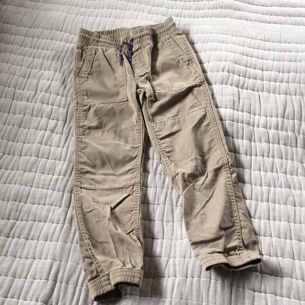 Gap kids. Khaki lightweight joggers.